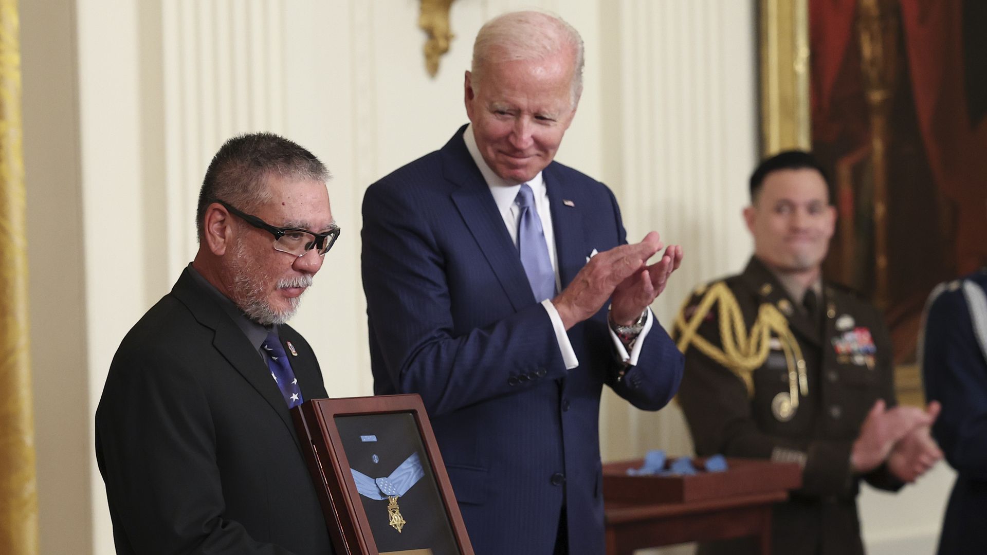 John Kaneshiro accepts the Medal of Honor