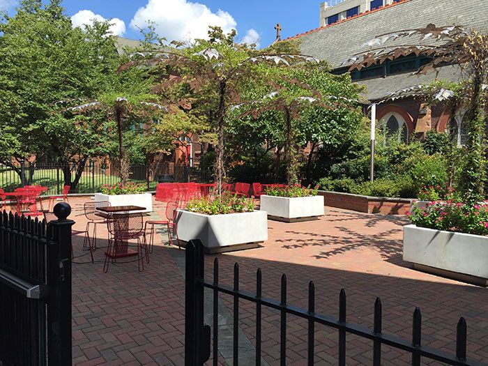 discovery-place-outdoor-seating