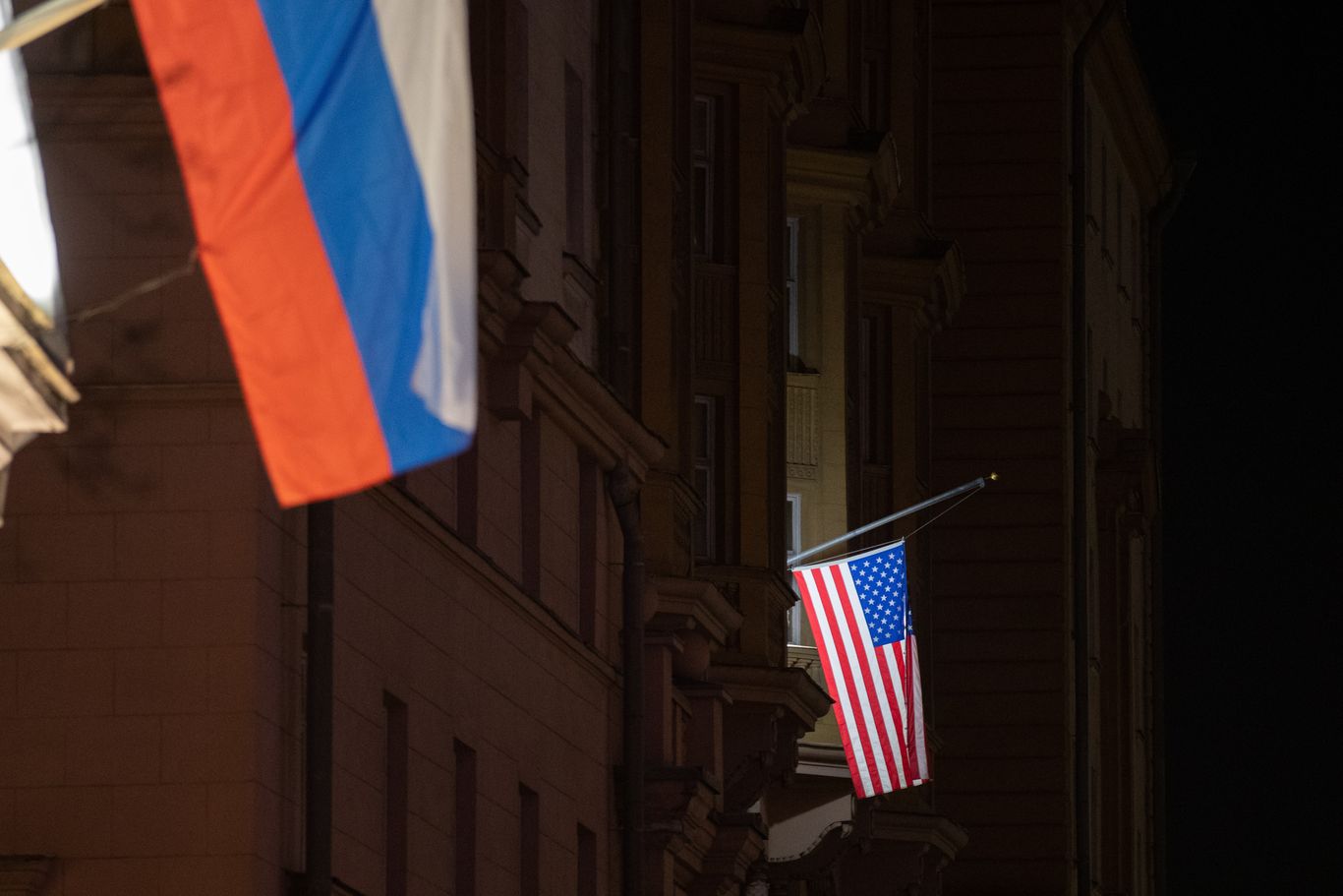 flags-us-ru - U.S. Embassy & Consulates in Russia