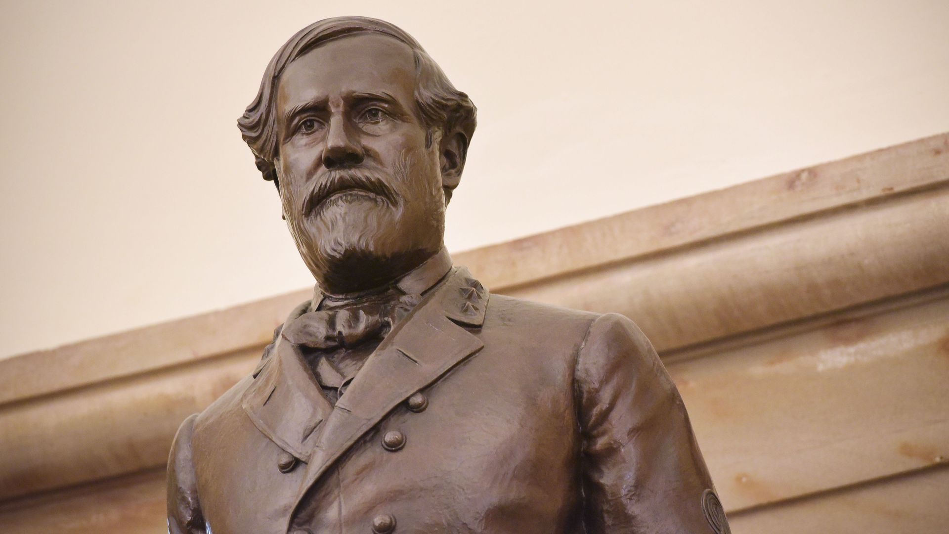 The statue of Robert E. Lee