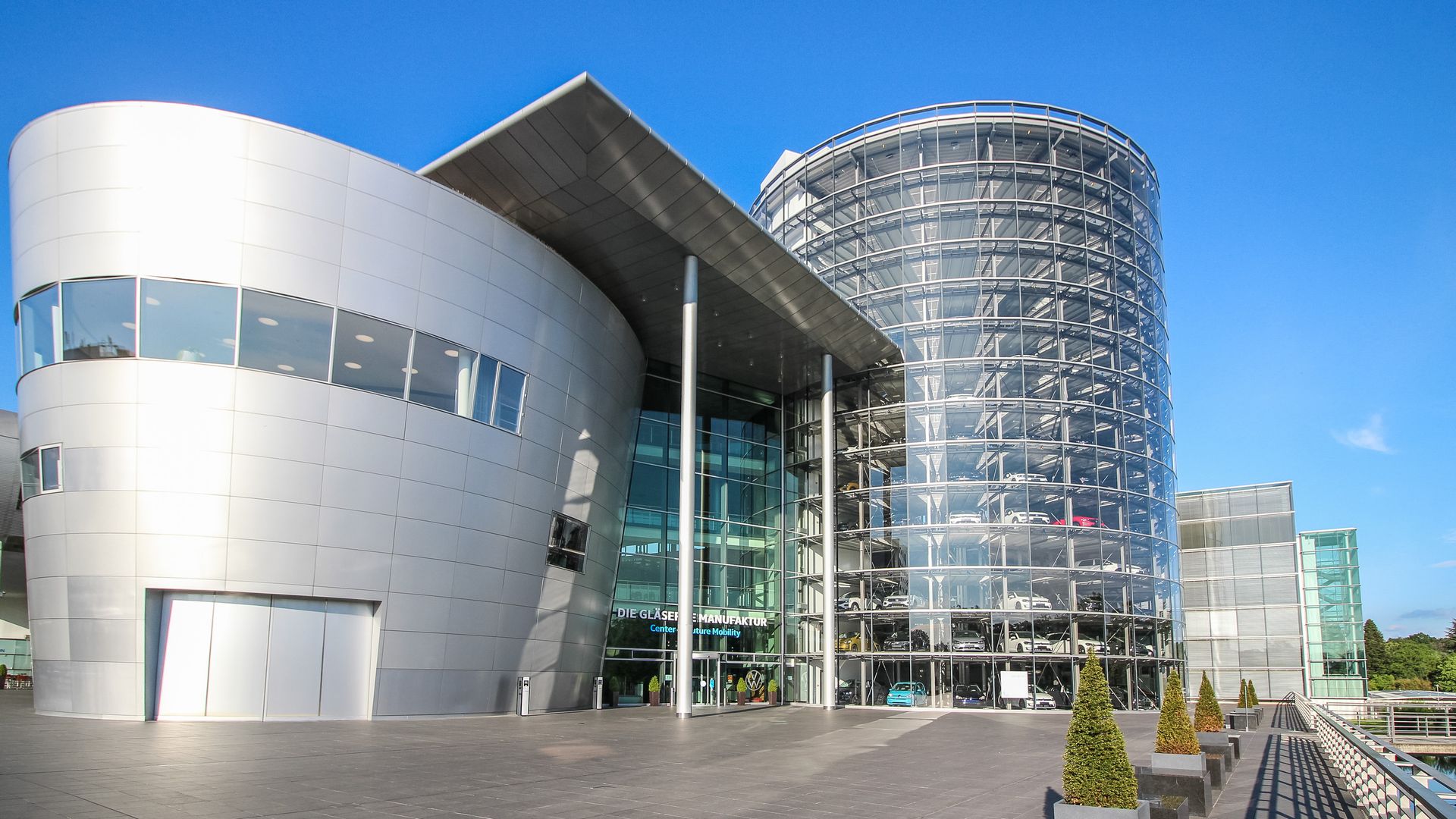 Volkswagen's Glaeserne Manufaktur 