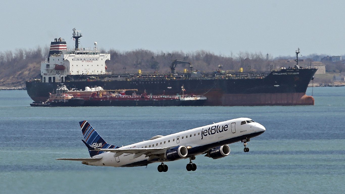 JetBlue first major U.S. airline to require face masks
