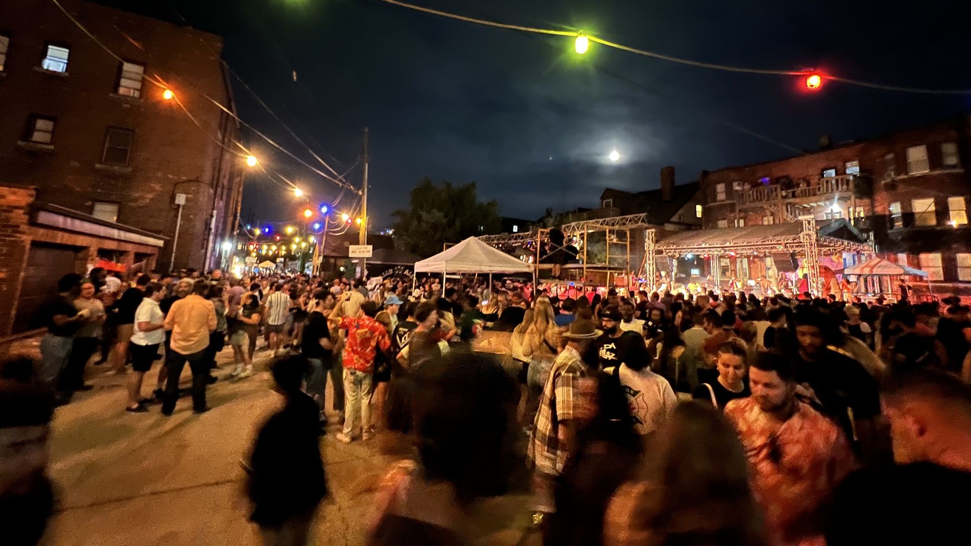 Dally in the Alley is the ideal summer event in Detroit Axios Detroit