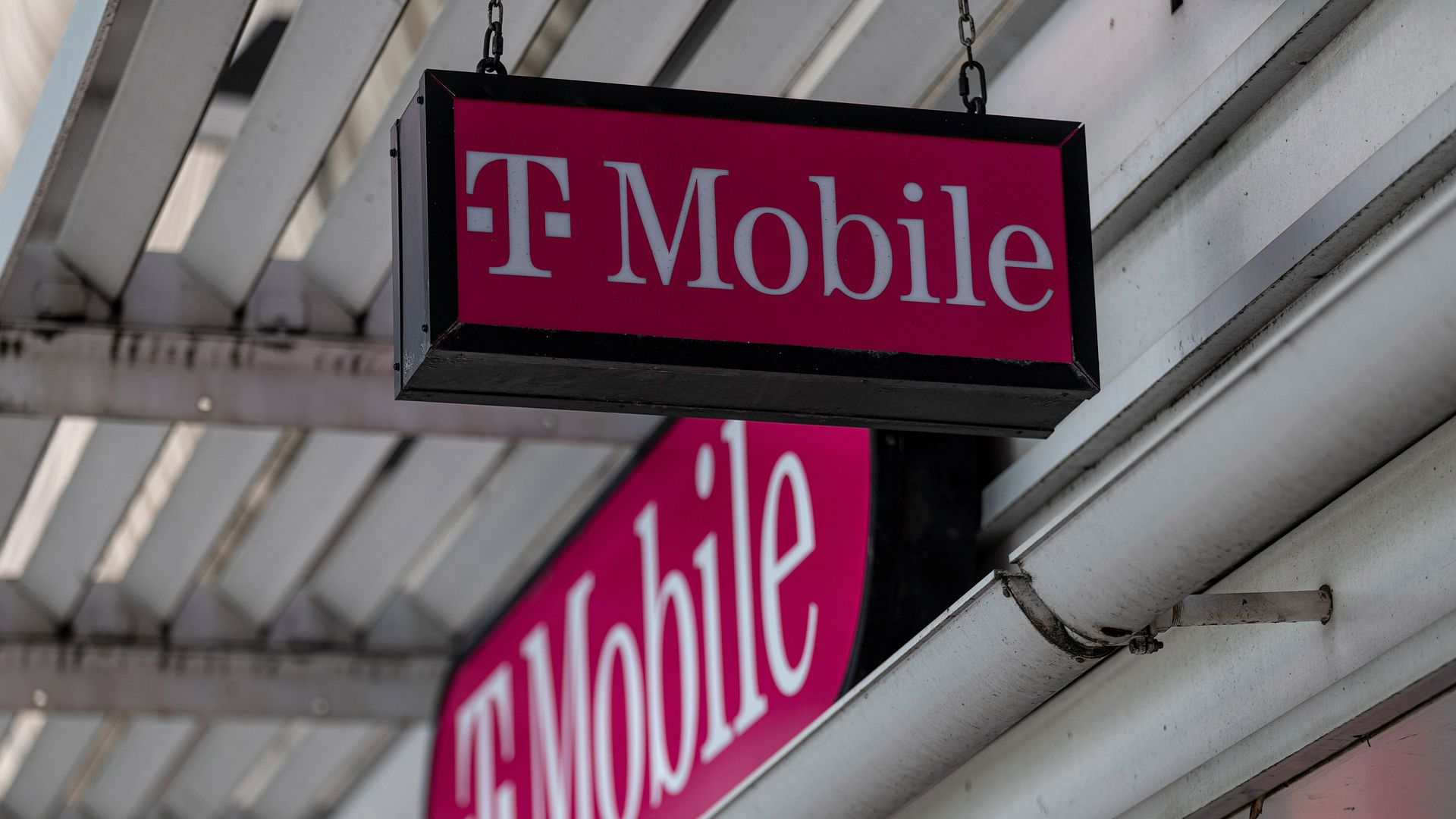 T Mobile Store signage