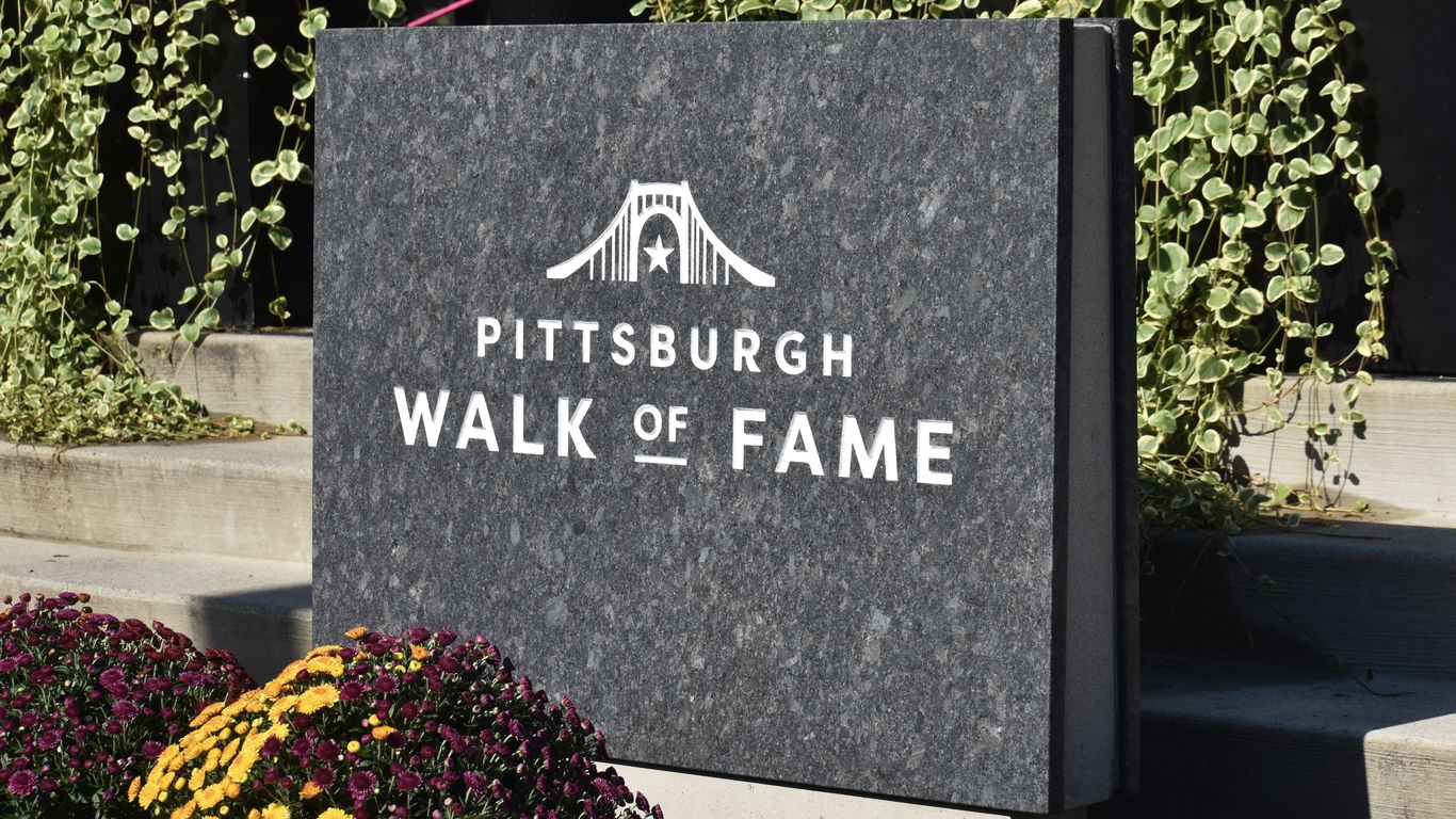 Pittsburgh legends get their stars on Smallman