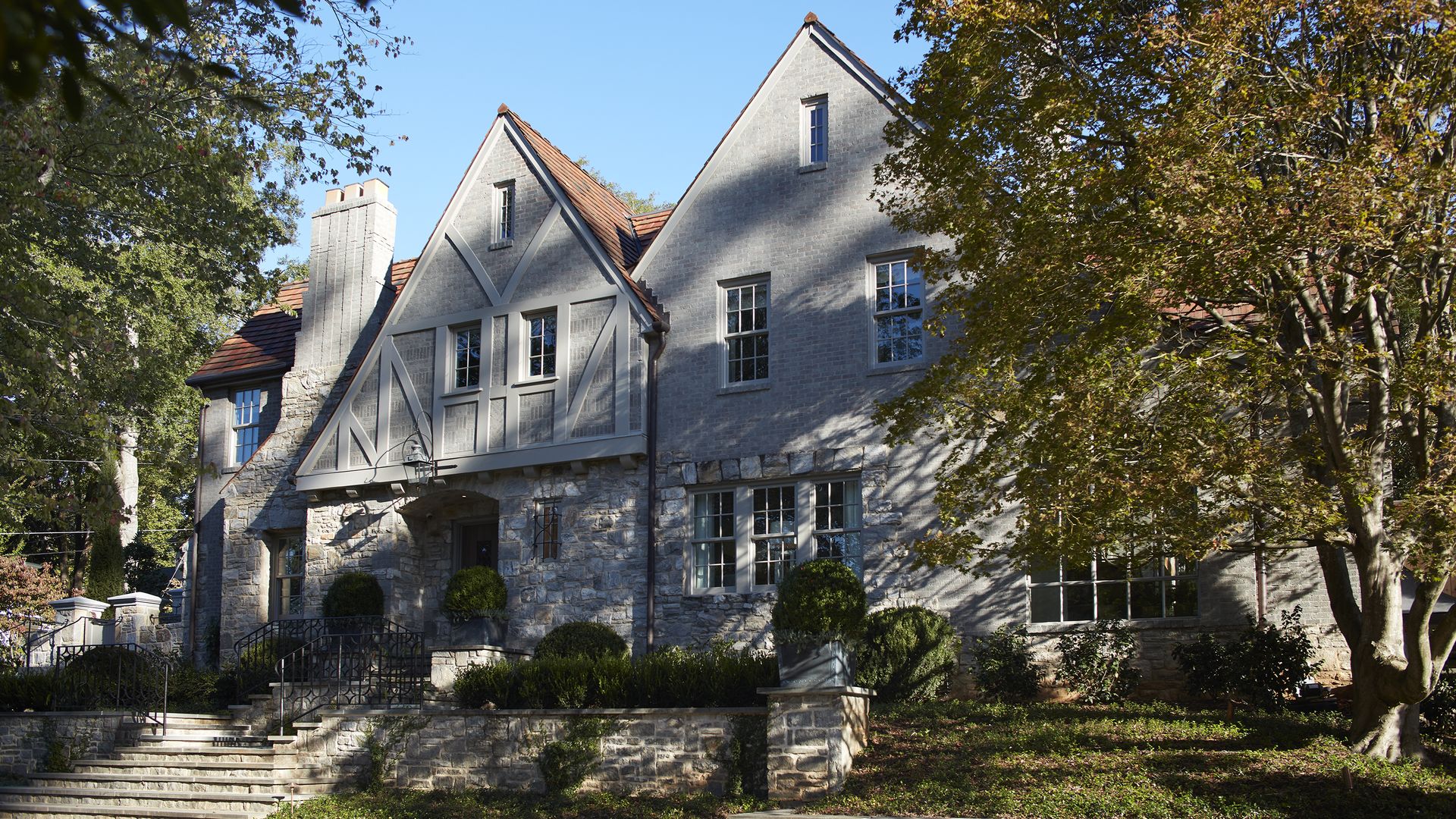 Atlanta home tour Peachtree Battle beauty exterior