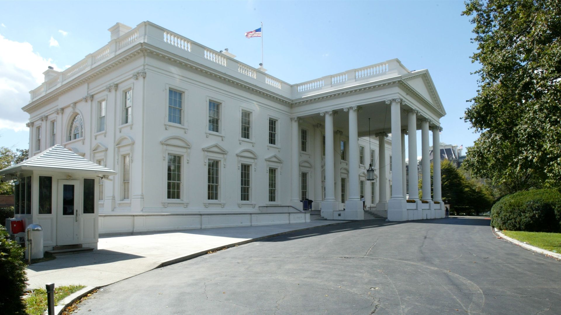 The exterior of the White House building.