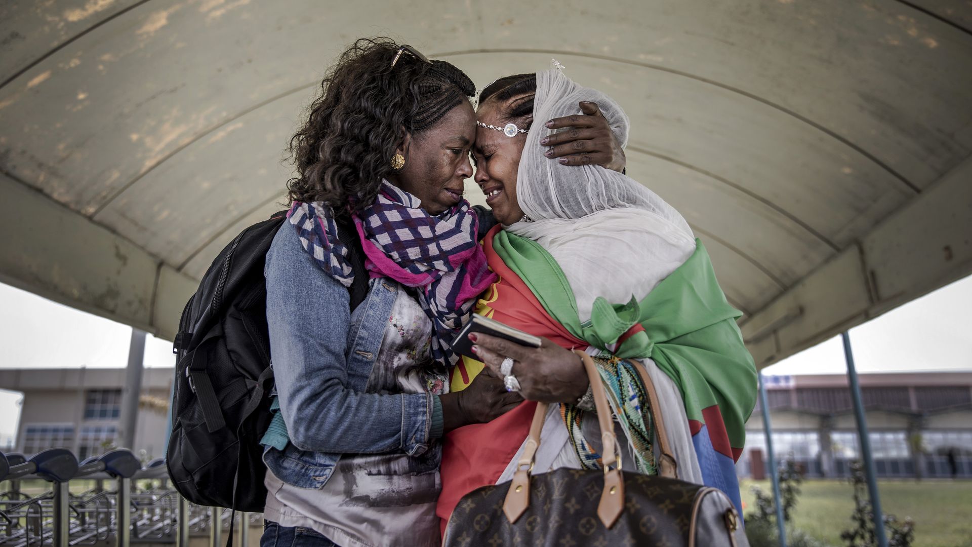 Eritrean sisters embrace after two decades apart