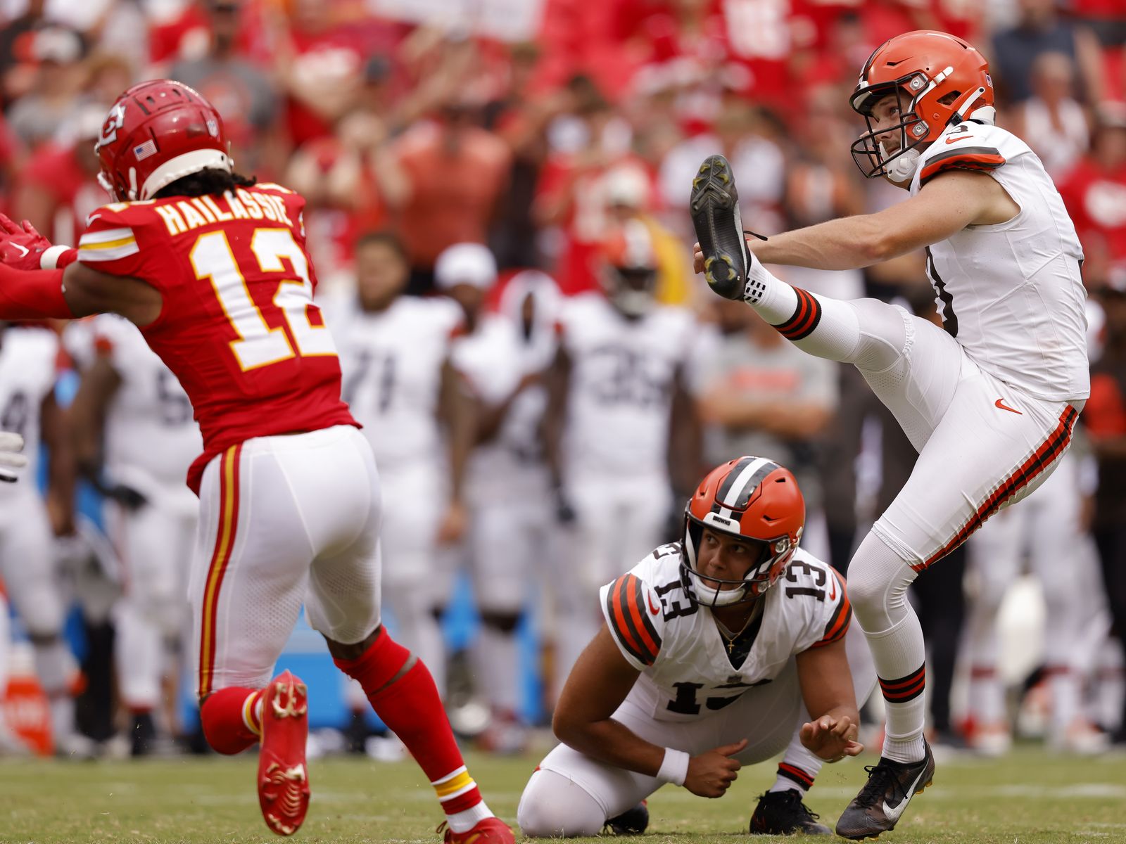 Browns to close out preseason against Eagles, Chiefs - Axios Cleveland