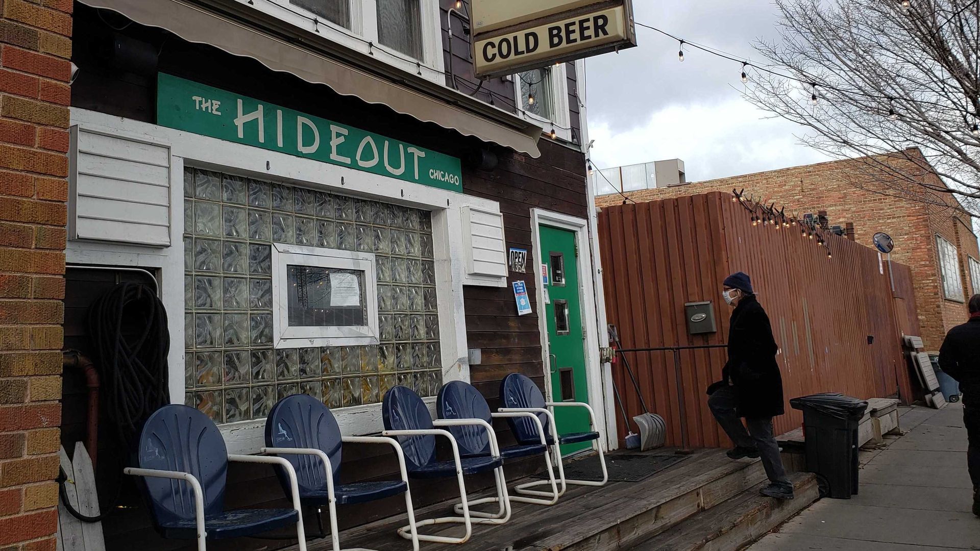 Photo of the front of a bar.