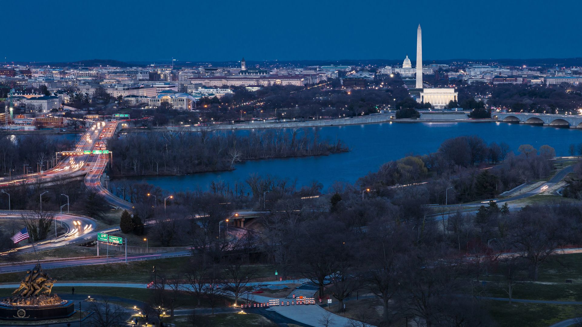 WAshington D.C. aerial view of the city, potomac and anacostia rivers.