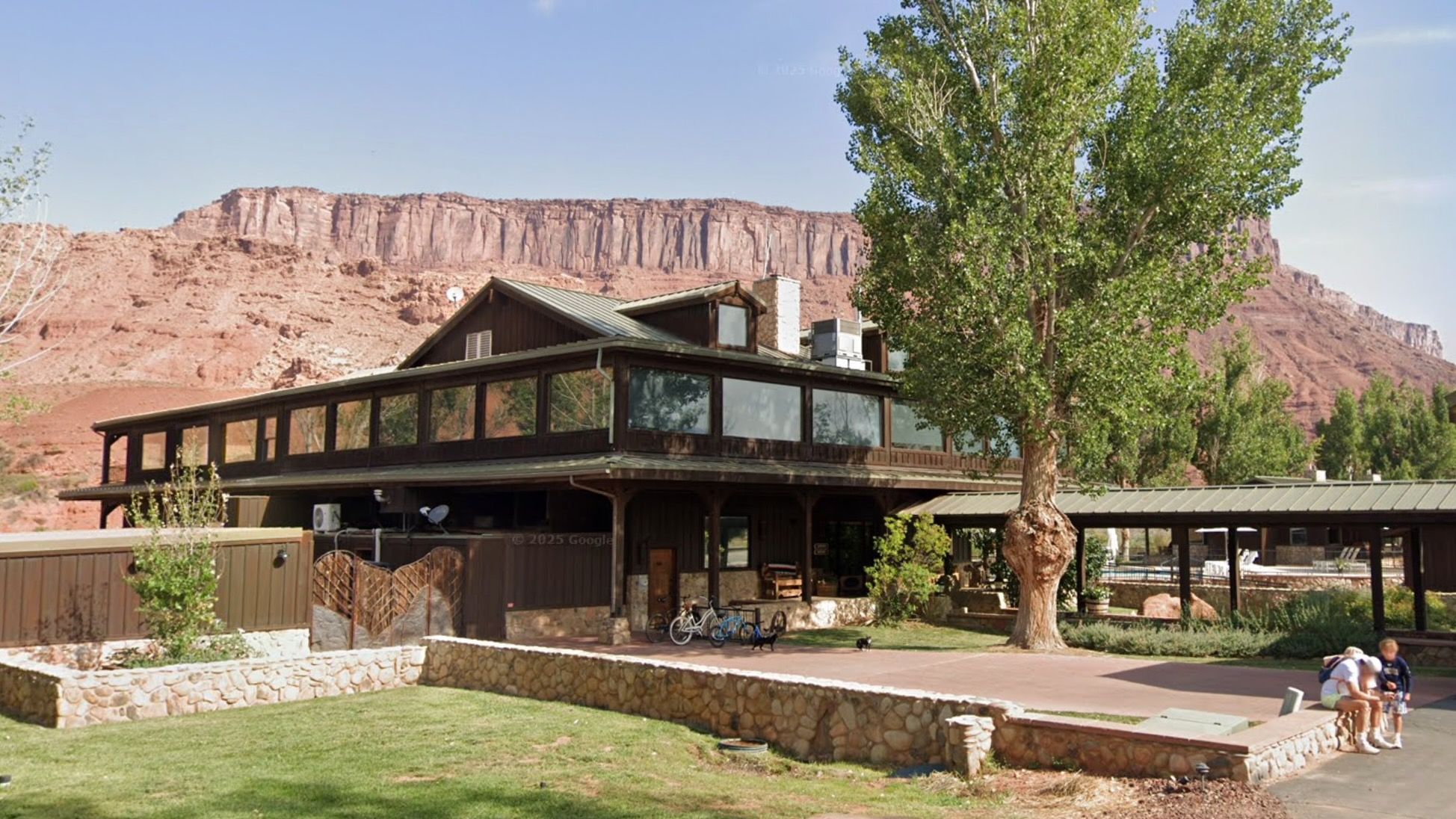 axios.com - Erin Alberty - Moab luxury resort accused of water treatment violations