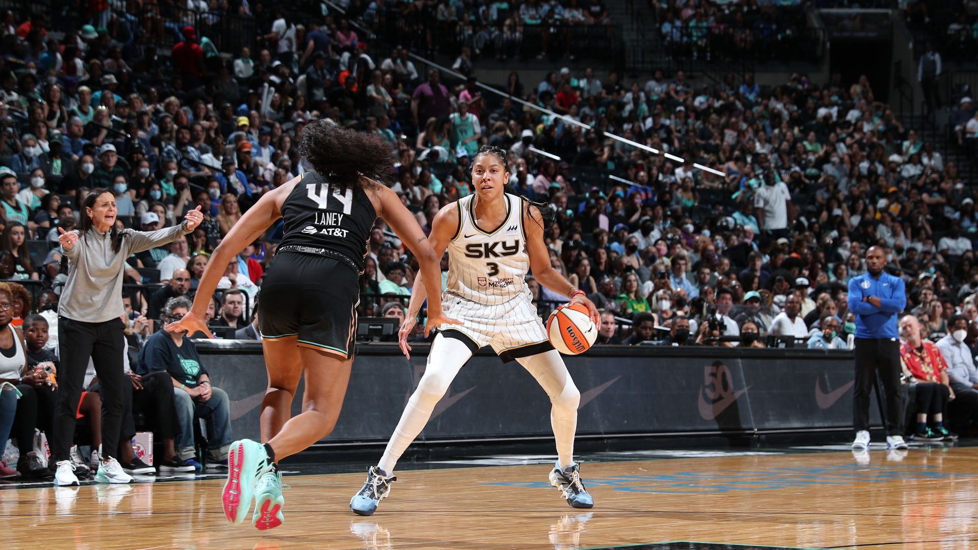 Candace Parker #3 of the Chicago Sky dribbles the ball during Round 1 Game 3 of the 2022 WNBA Playoffs