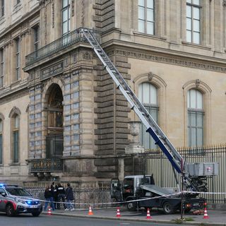 News Feed 88 What to know about the heist at Paris' Louvre museum