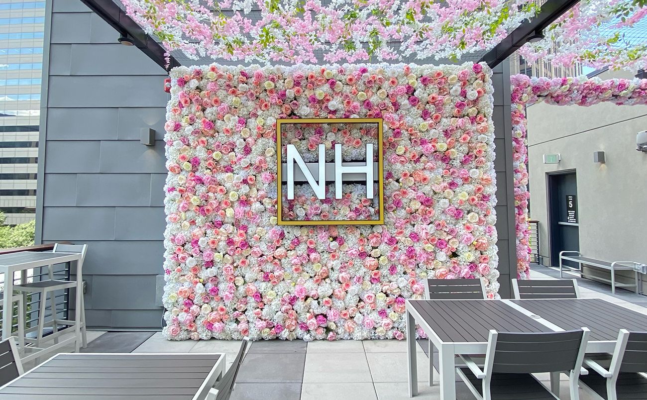 novelty house flower wall 1300