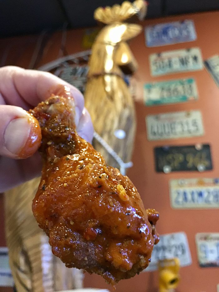 hot-wing-at-dd-peckers-charlotte