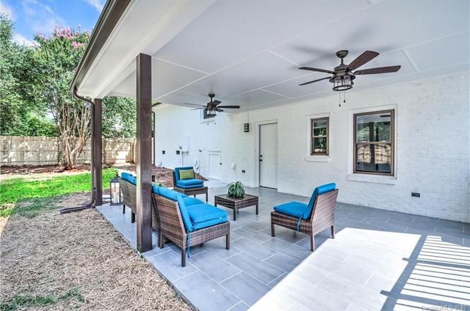 7508 Hitching Post Ln covered porch