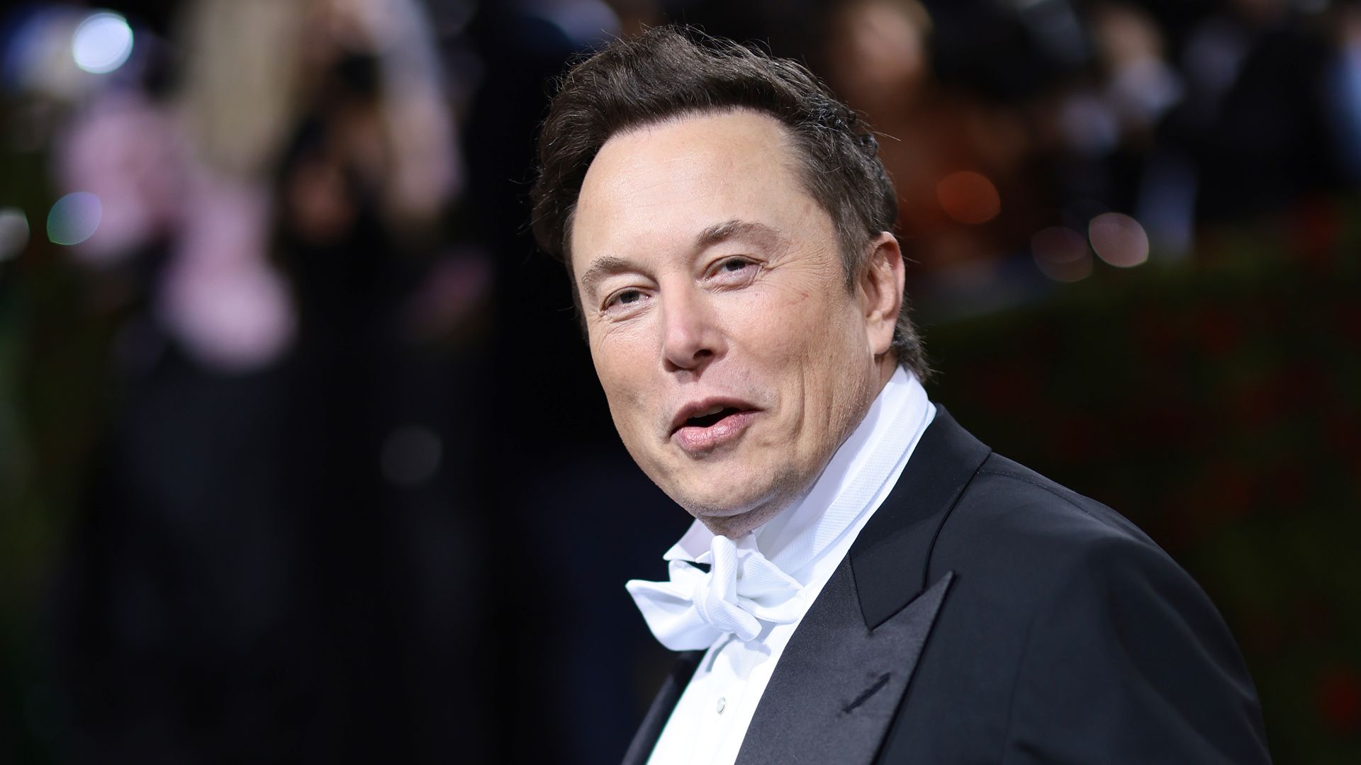 Elon Musk attends The 2022 Met Gala. 