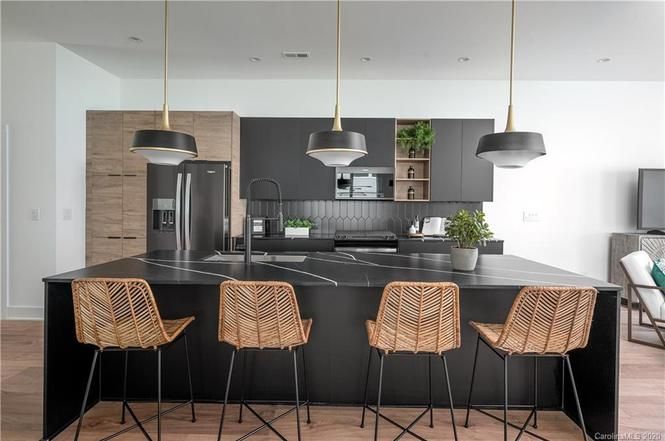 124 Mattoon St kitchen