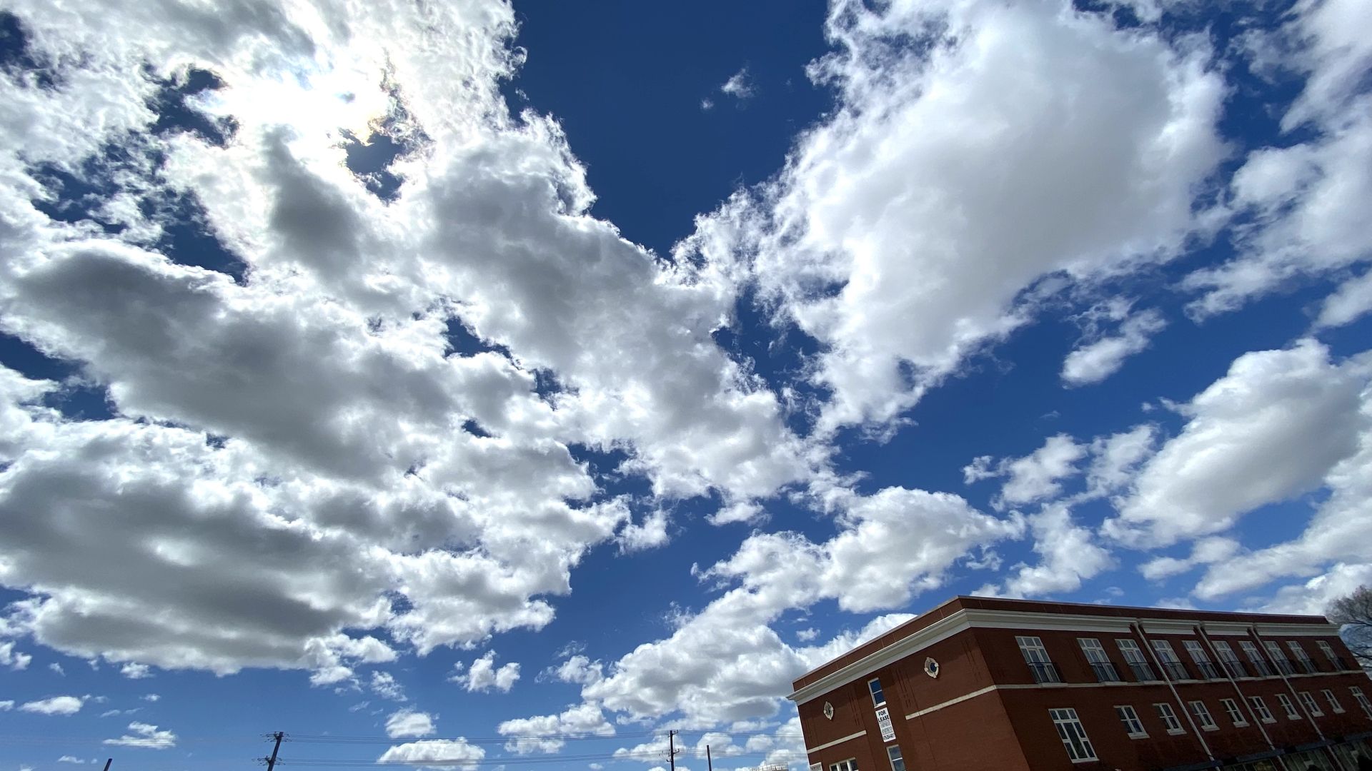 A photo of fluffy clouds.