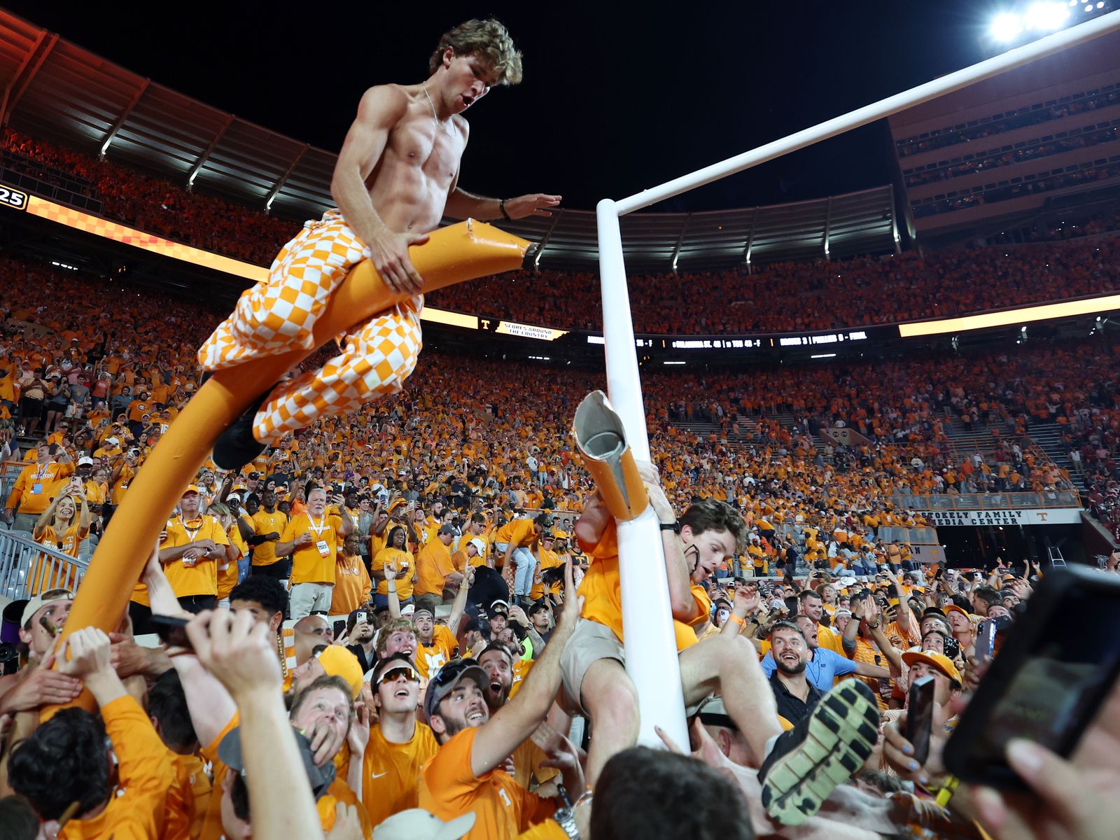 Tennessee Football Lands Top 15 Way-Too-Early Ranking