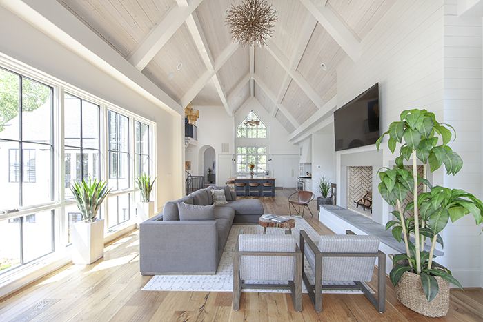 Home-of-the-Year-Finalist-2019-indoor-outdoor-setup-vaulted-ceiling