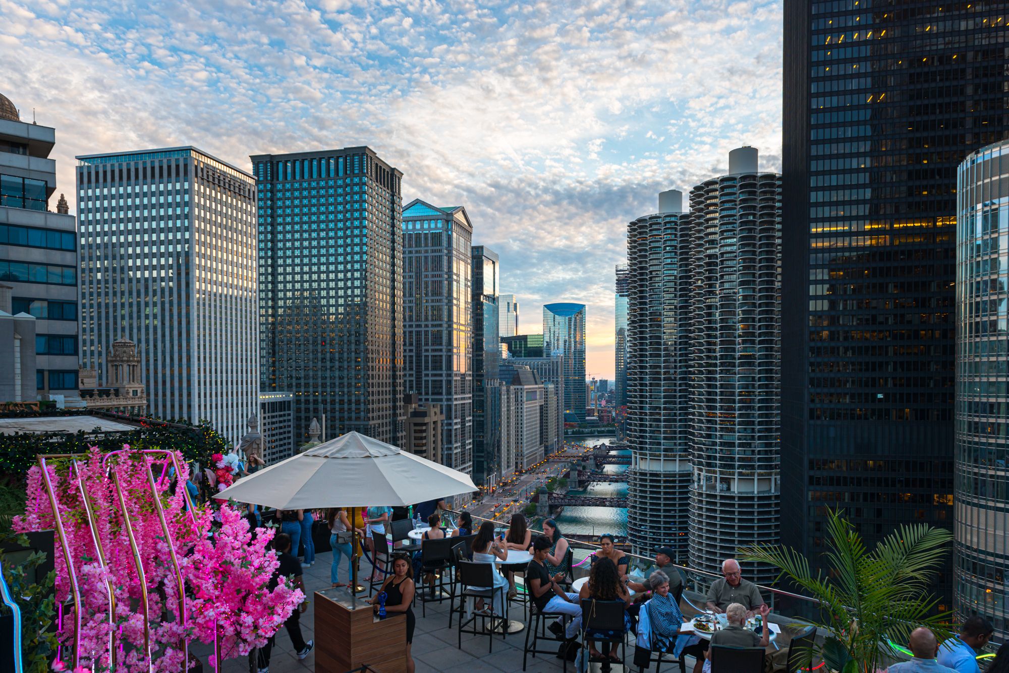 9 great rooftop bars in Chicago - Axios Chicago