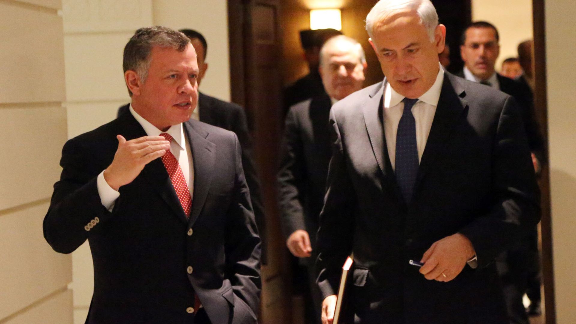 Prime Minister Benjamin Netanyahu meets Jordan's King Abdullah II , during a visit to Amman on January 16, 2014. 
