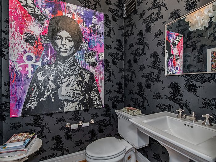 3021 Belvedere Ave powder room