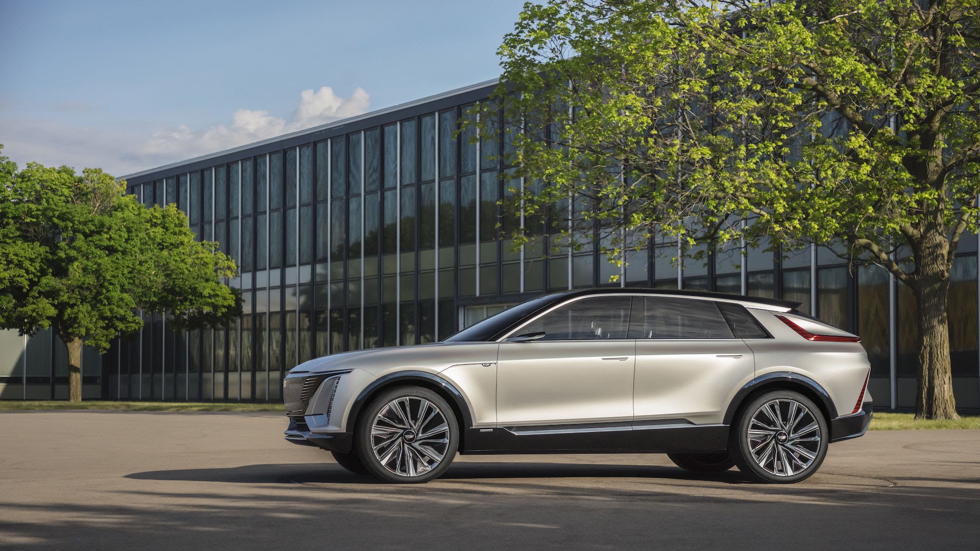 GM s Cadillac Lyriq launch previews its big electric push