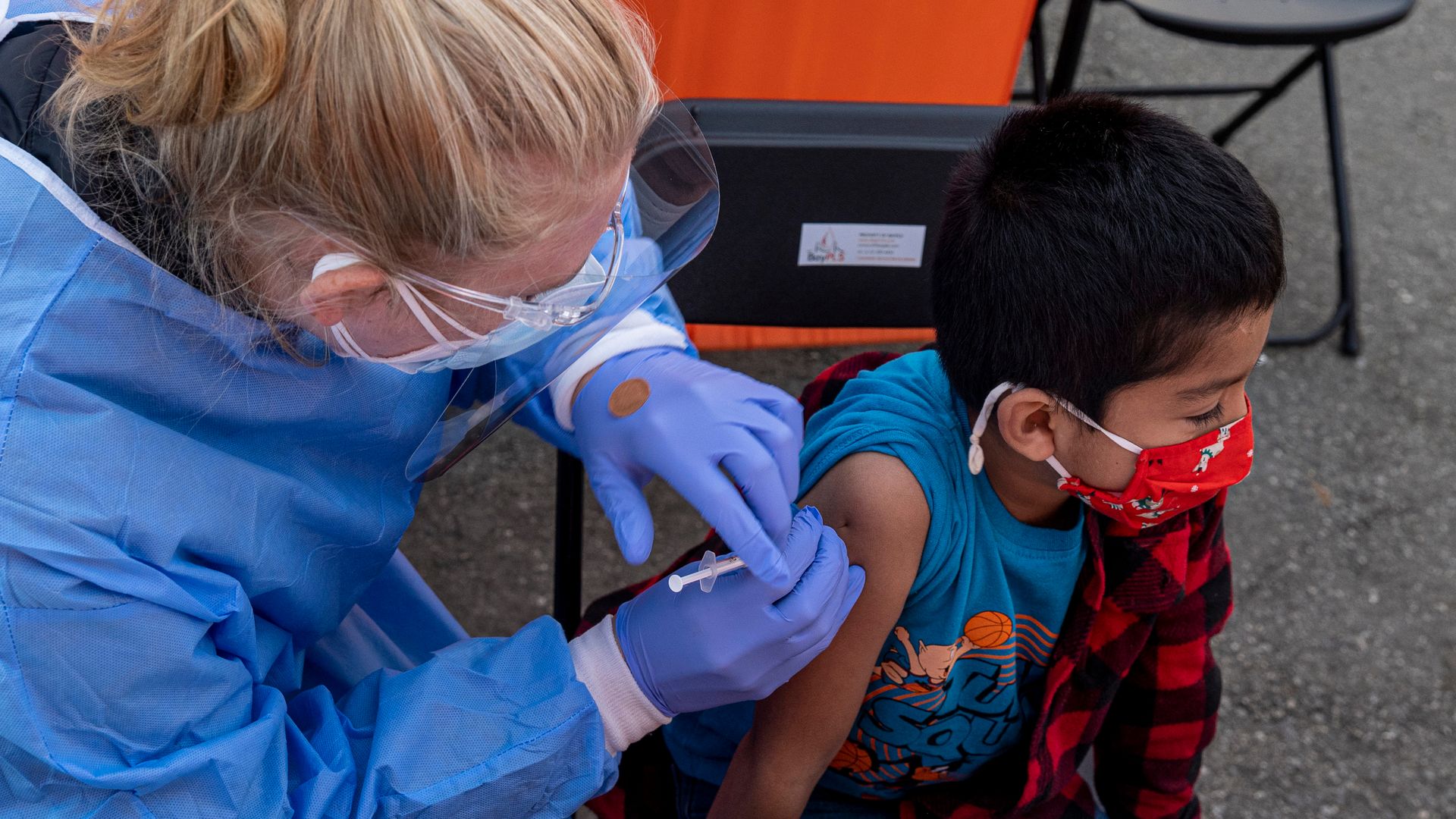 Picture of a kid getting vaccinated