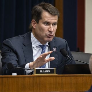 Democrats rage at "unsatisfactory" Trump administration briefing on drug boat strikes