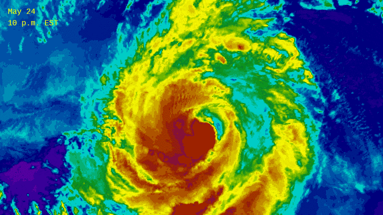 Satellite loop showing Tropical Cyclone Mekunu moving into Oman and Yemen on May 25, 2018.