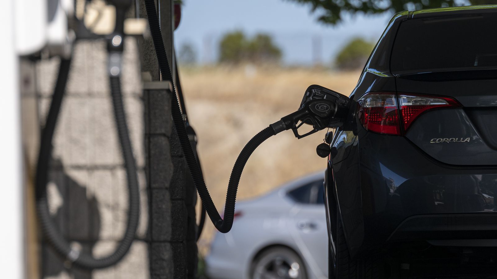National average gas price falls below 4.50 a gallon