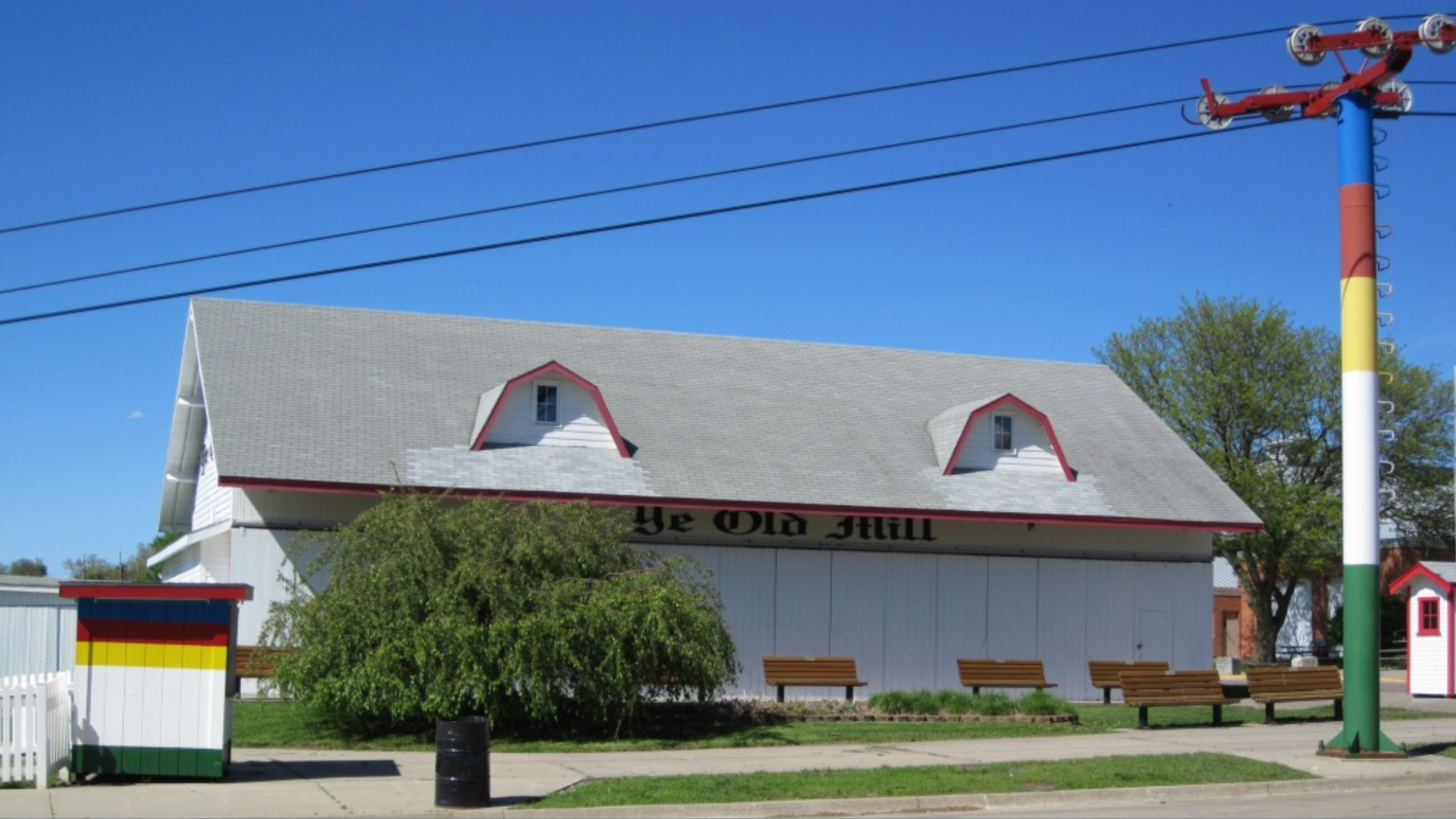 A photo of the Ye Old Mill.