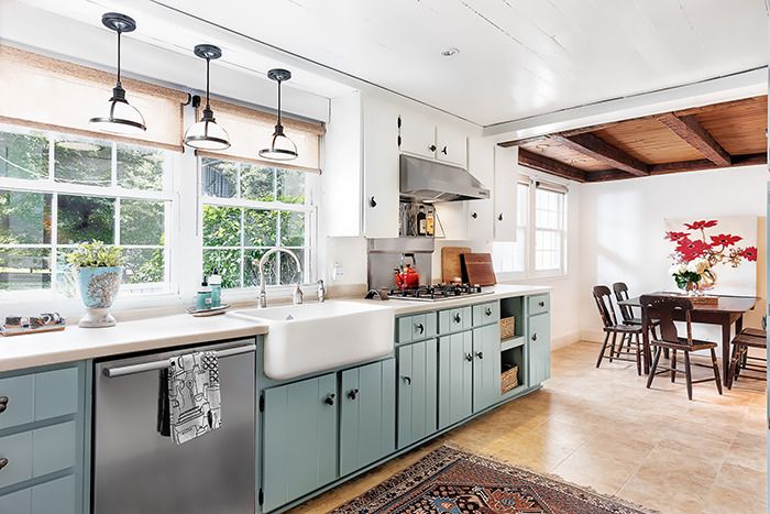 6440 Shaftesbury Rd Kitchen