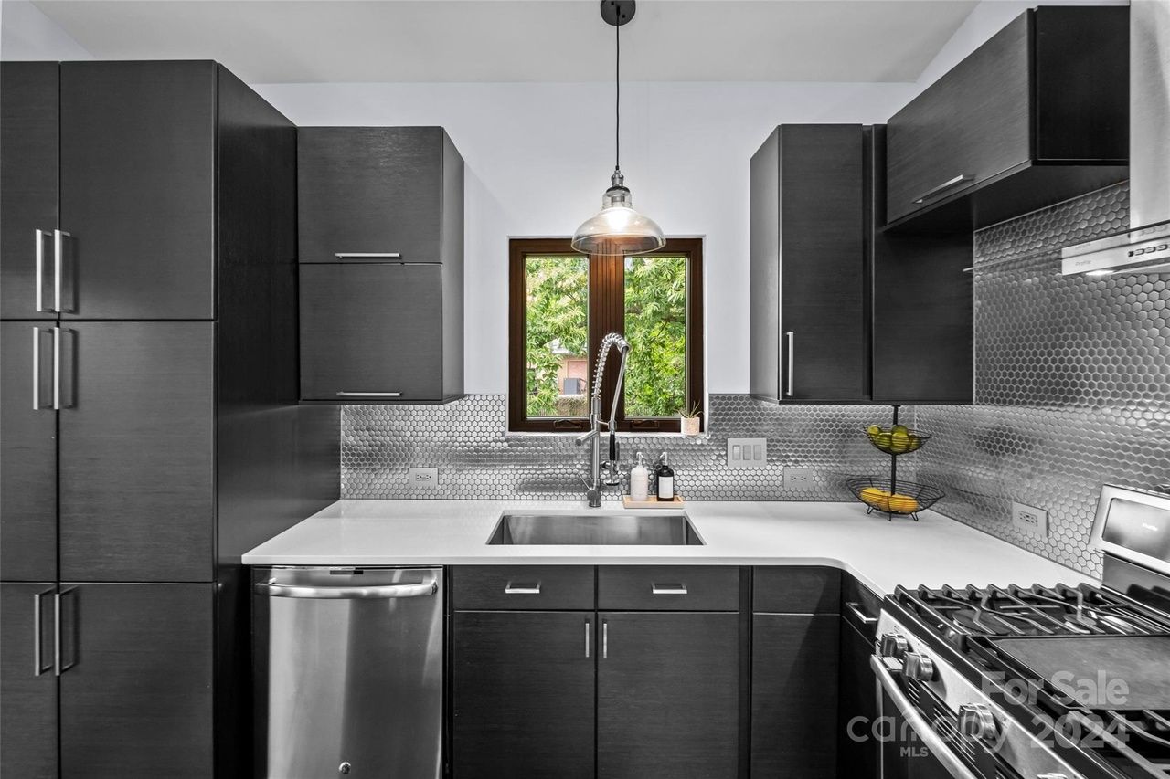 3425 Commonwealth Ave,