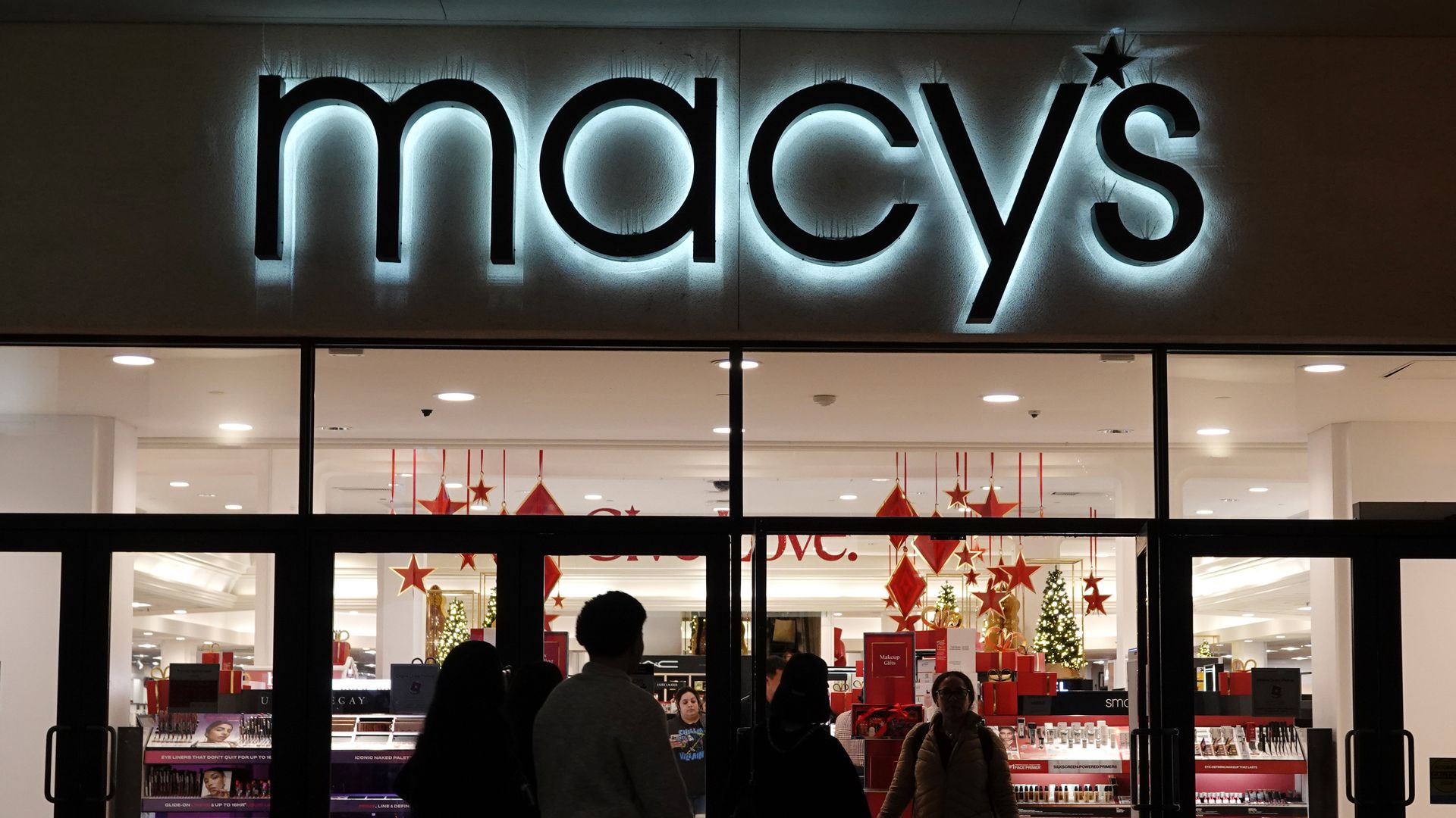 Macy's stores closing 2025 Liquidation sales to start in January