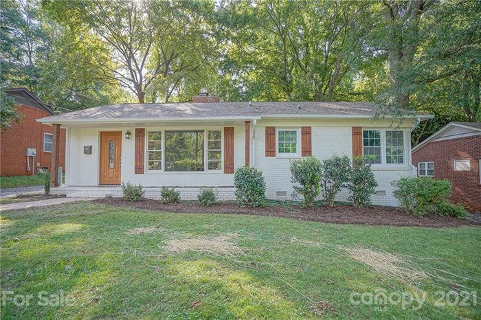 638 Mayview Dr, front