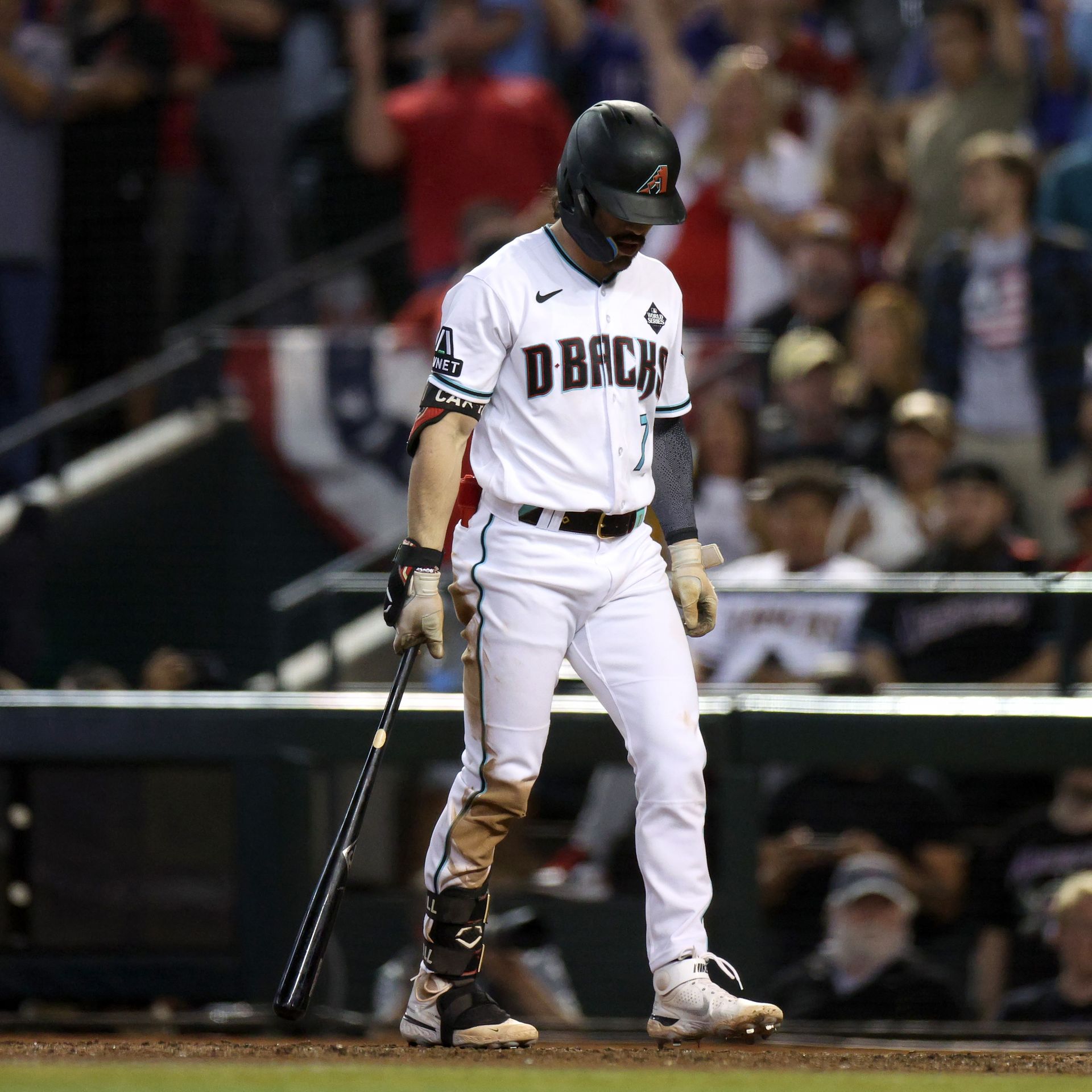 Diamondbacks lose to Rangers in World Series Game 3 - Axios Phoenix