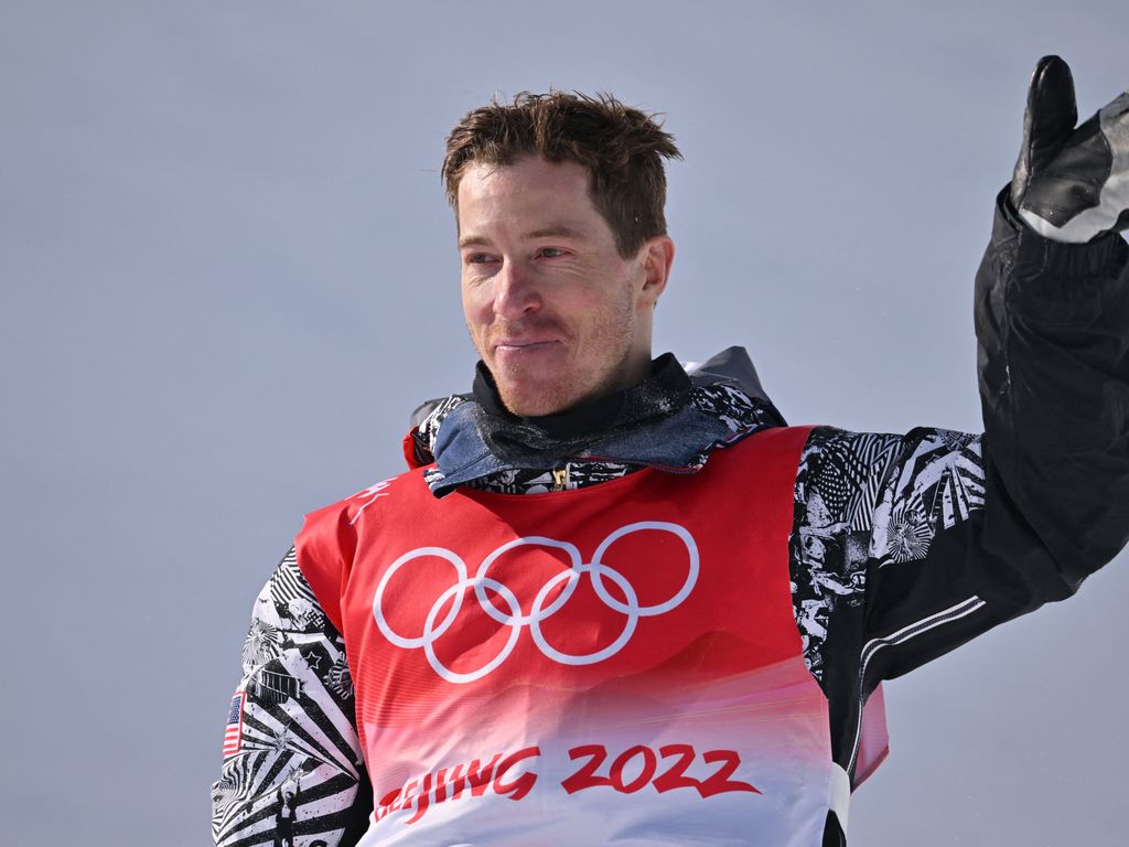 Shaun White launches pro snowboarding tour
