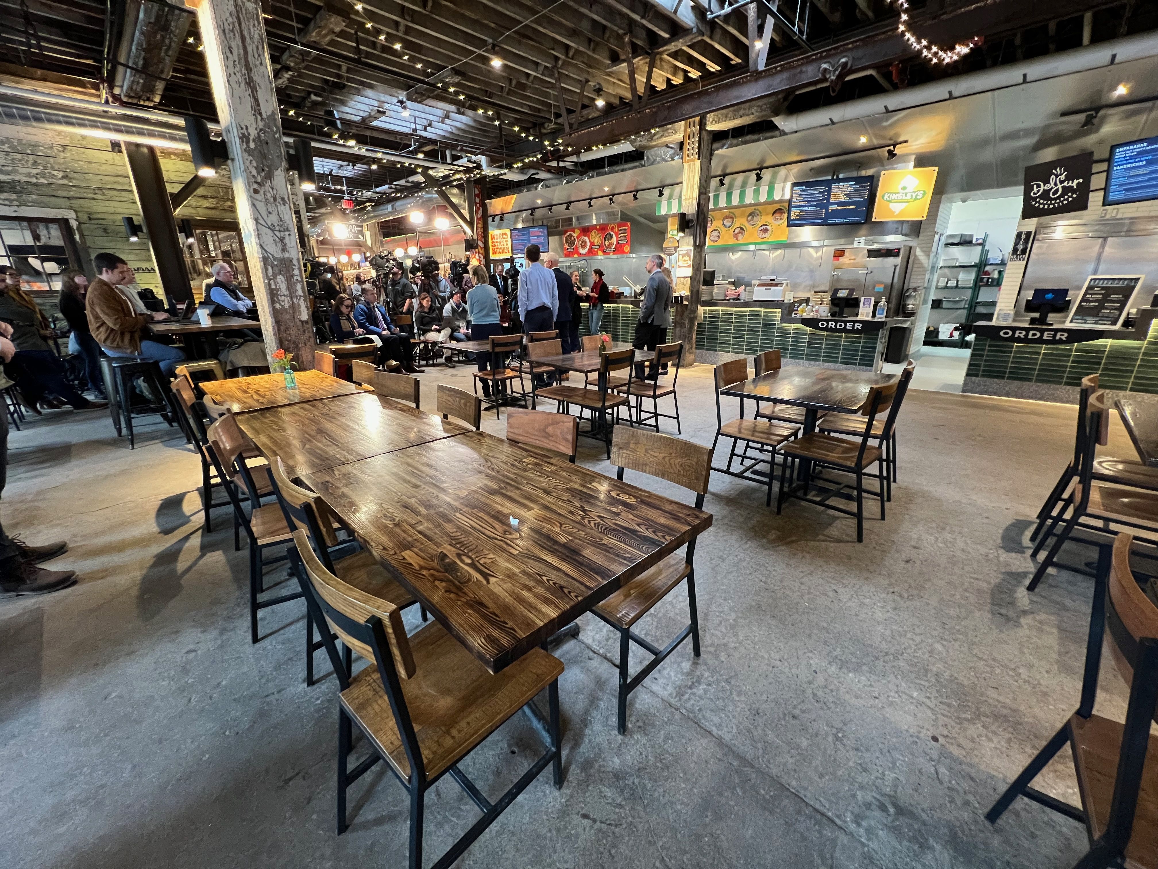 axios.com - Kyle Stokes - Newer food halls think small and suburban