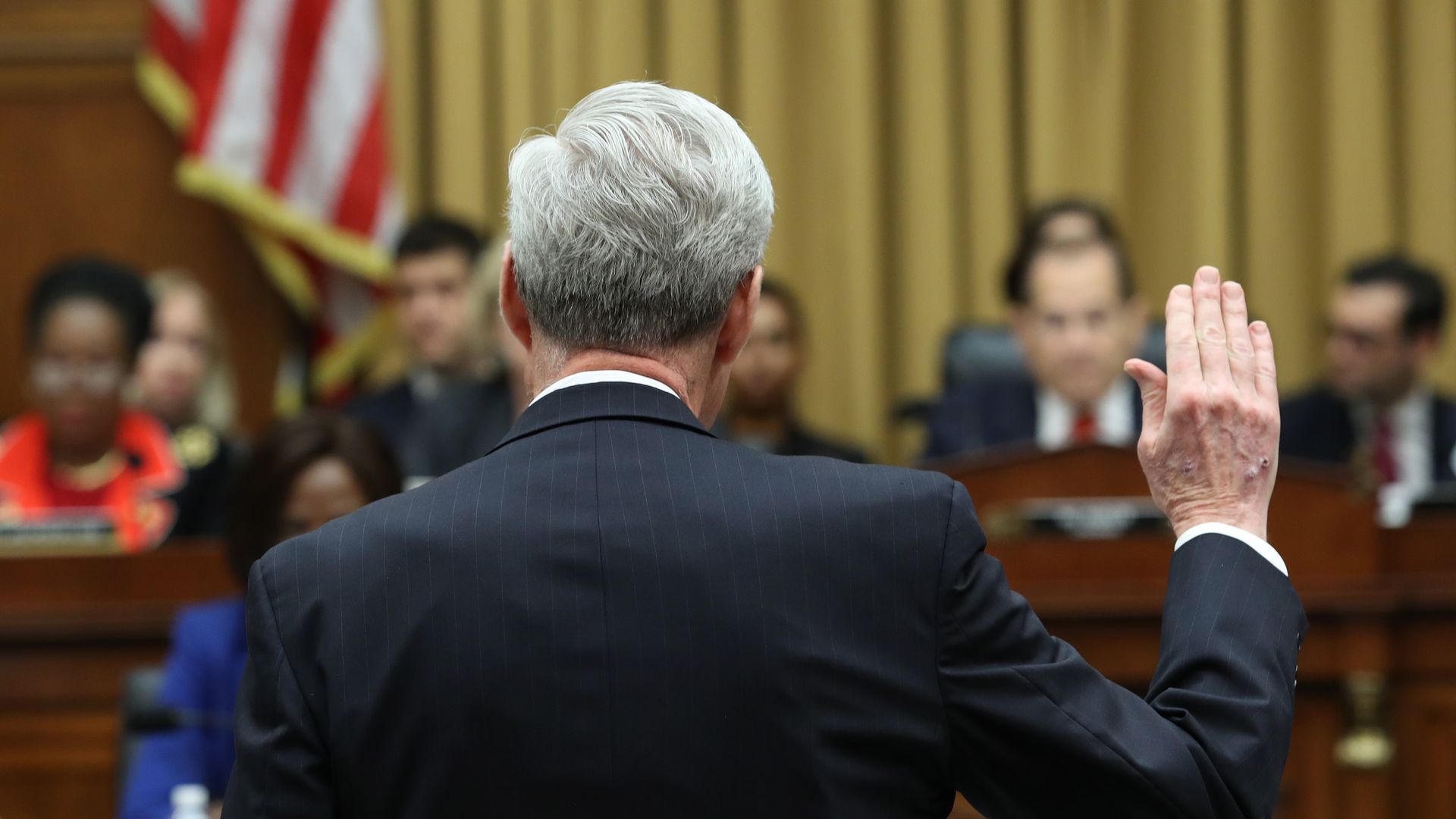 Robert Mueller being sworn in