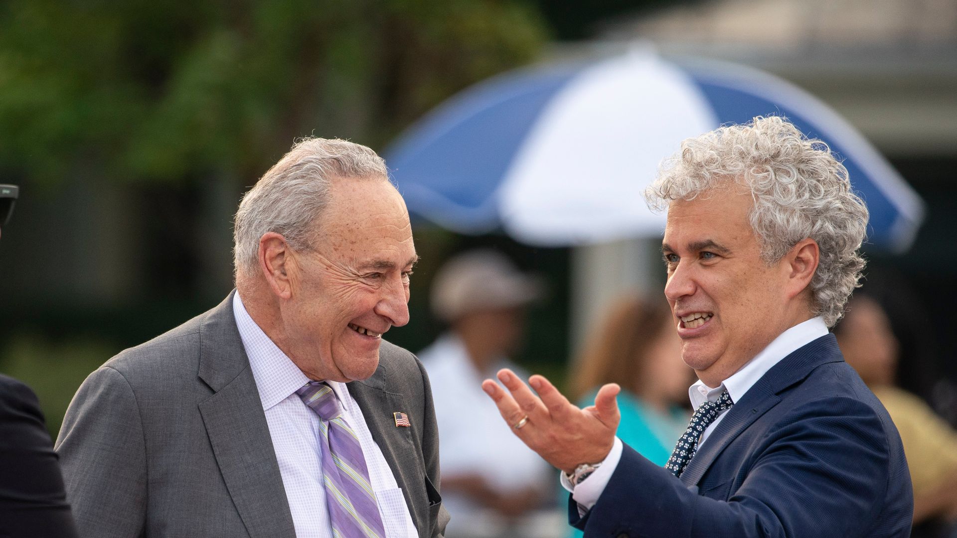 Jeff Zients talks to Chuck Schumer