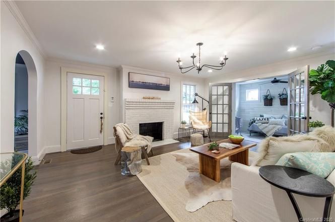 3331 Benard Ave main area