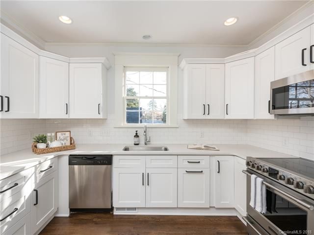 1620 The Plaza Kitchen