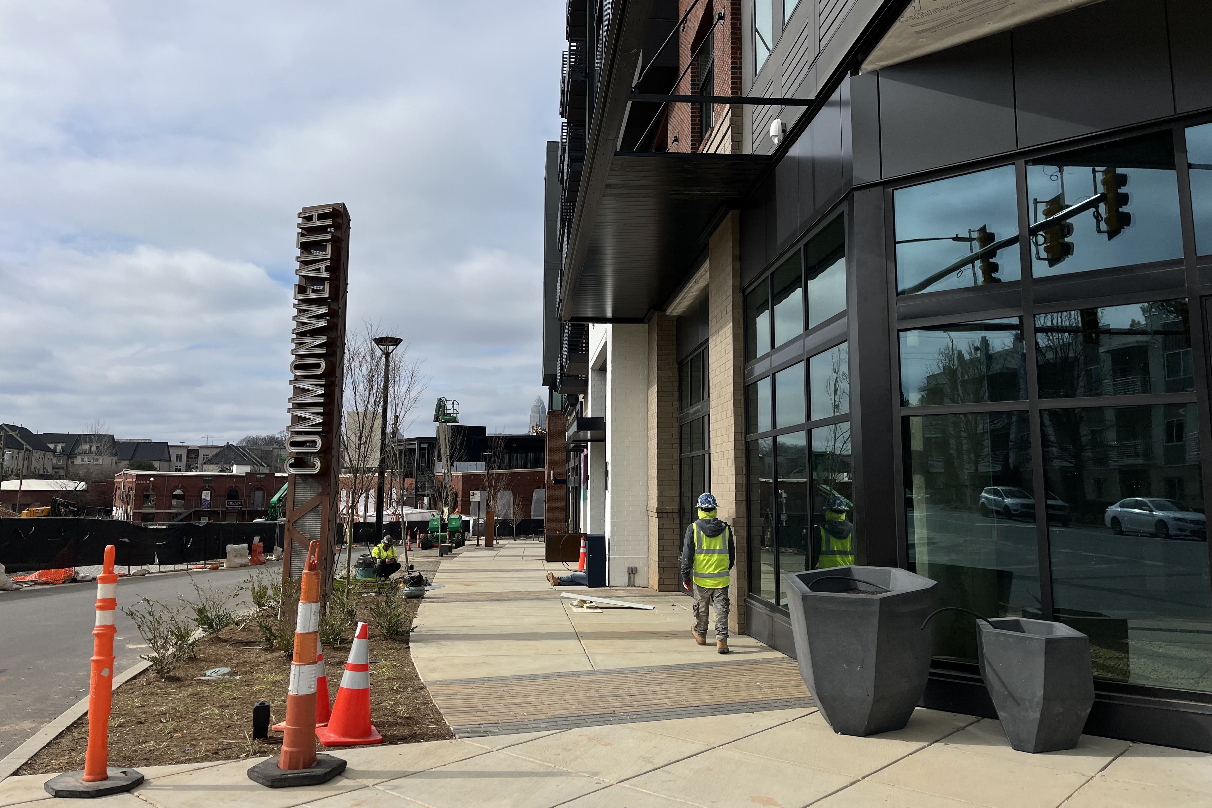 Building with empty storefronts