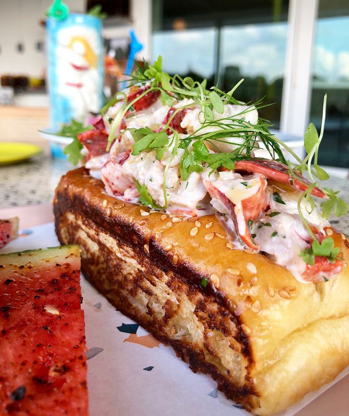 lobster-roll-at-hello-sailor-charlotte