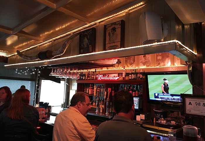 bar-at-beef-n-bottle-charlotte