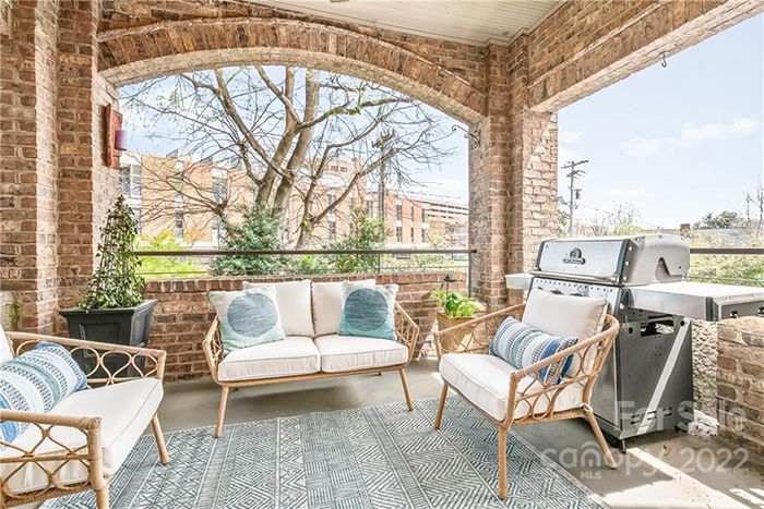 255 Queens Rd #255, patio